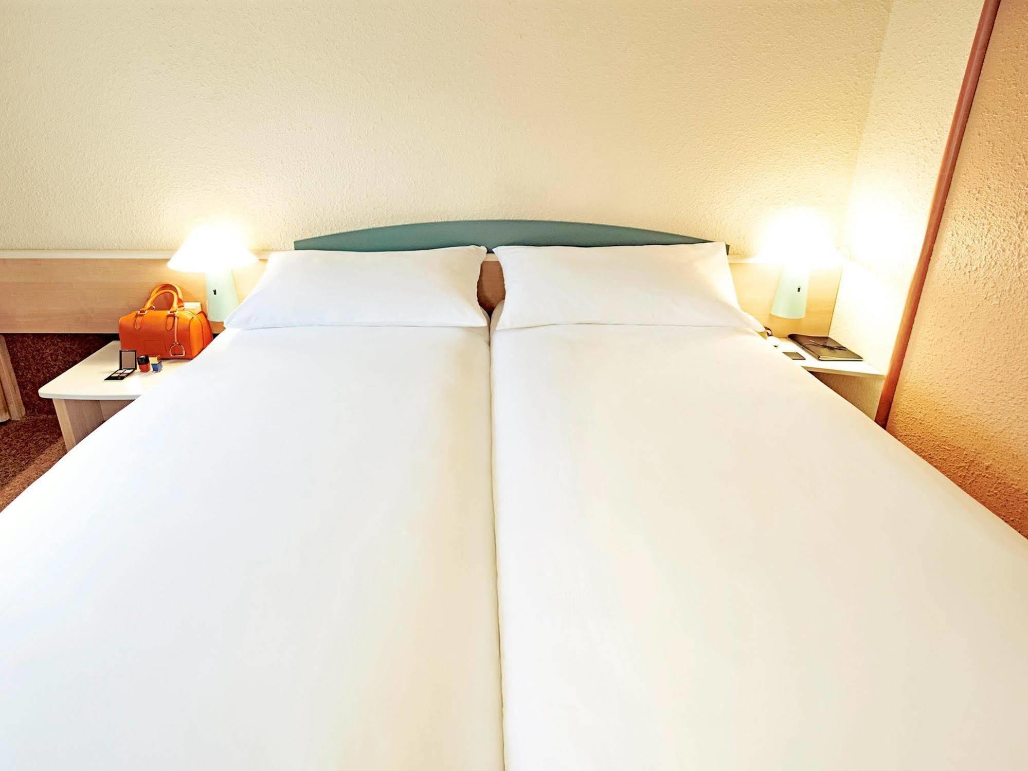 Ibis Archamps Porte De Geneve Экстерьер фото